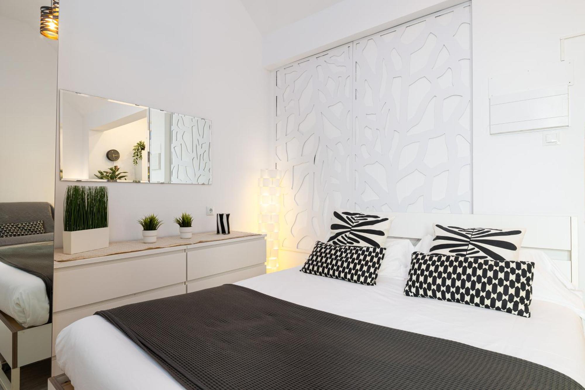 Apartamento H2m Hiniestrosa French Balcony Aacc Wifi